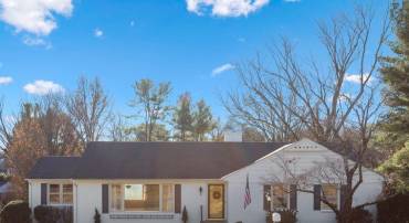 210 EDGEWOOD RD, STAUNTON, Virginia 24401, 3 Bedrooms Bedrooms, ,2 BathroomsBathrooms,Residential,210 EDGEWOOD RD,671226 MLS # 671226