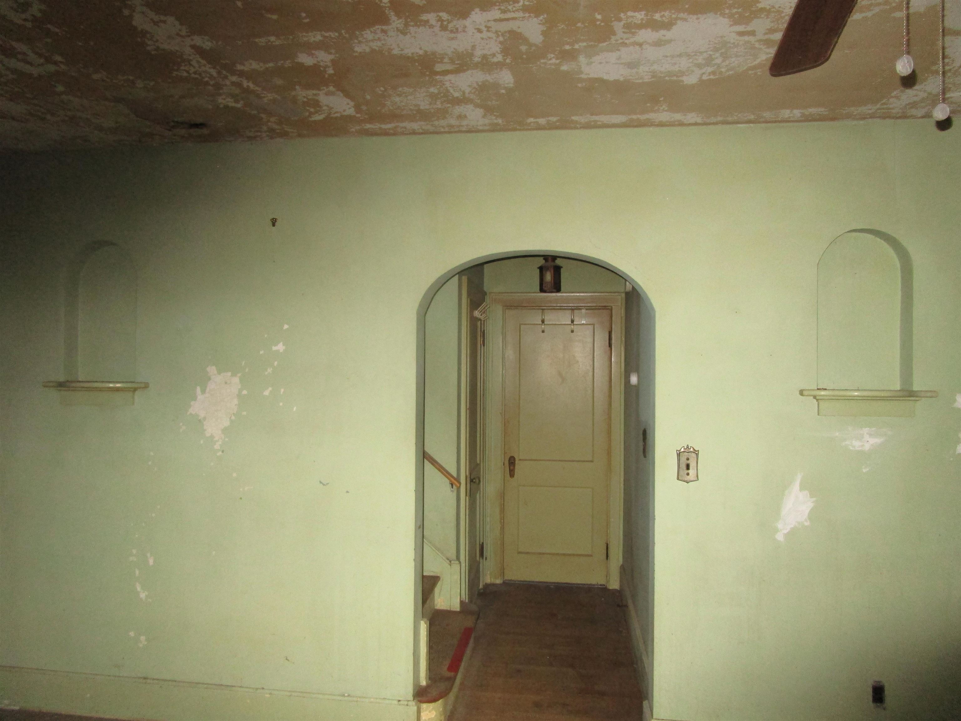 255 BERRY FARM RD, STAUNTON, Virginia 24401, 3 Bedrooms Bedrooms, ,1 BathroomBathrooms,Residential,255 BERRY FARM RD,671233 MLS # 671233