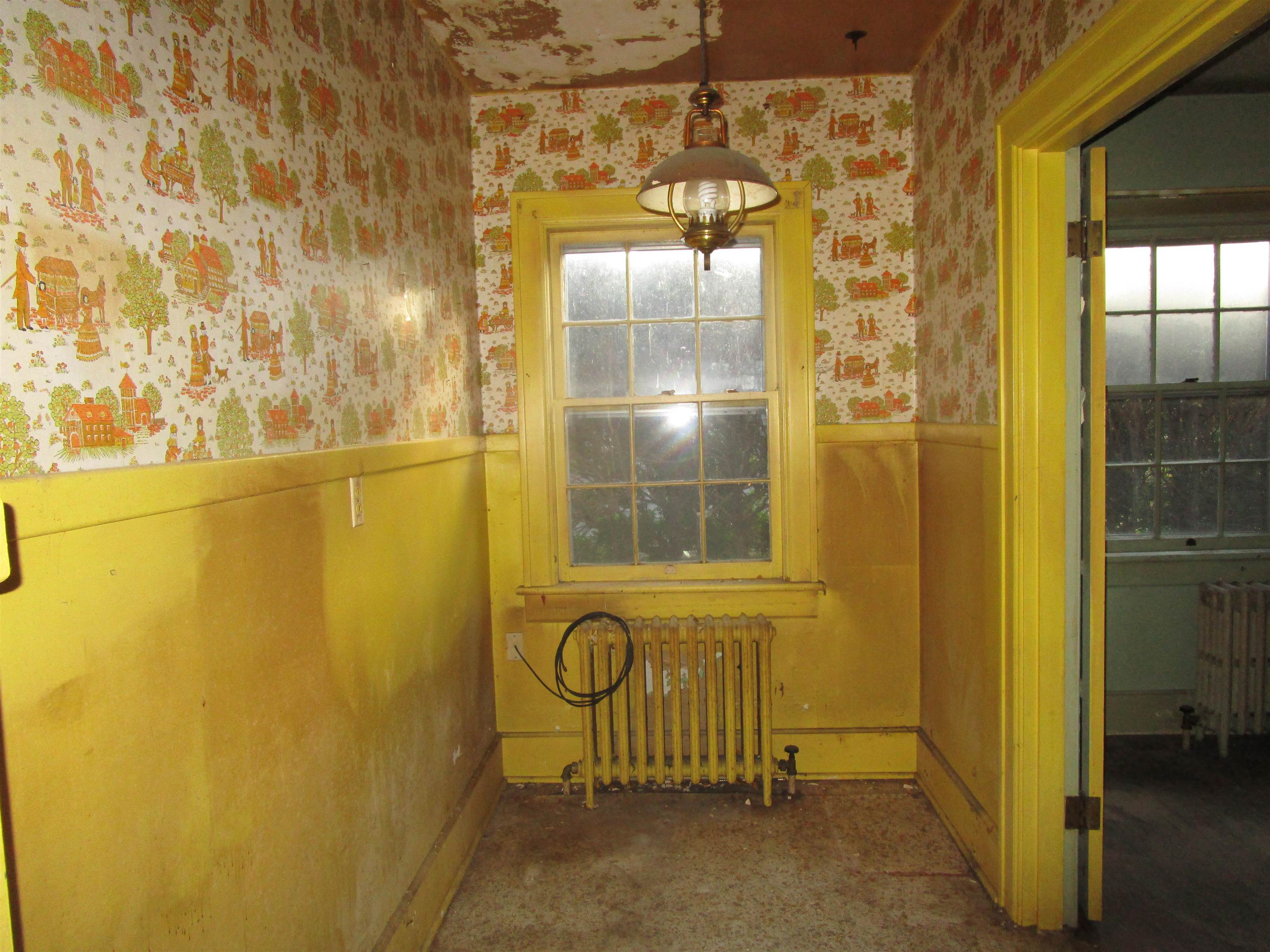 255 BERRY FARM RD, STAUNTON, Virginia 24401, 3 Bedrooms Bedrooms, ,1 BathroomBathrooms,Residential,255 BERRY FARM RD,671233 MLS # 671233