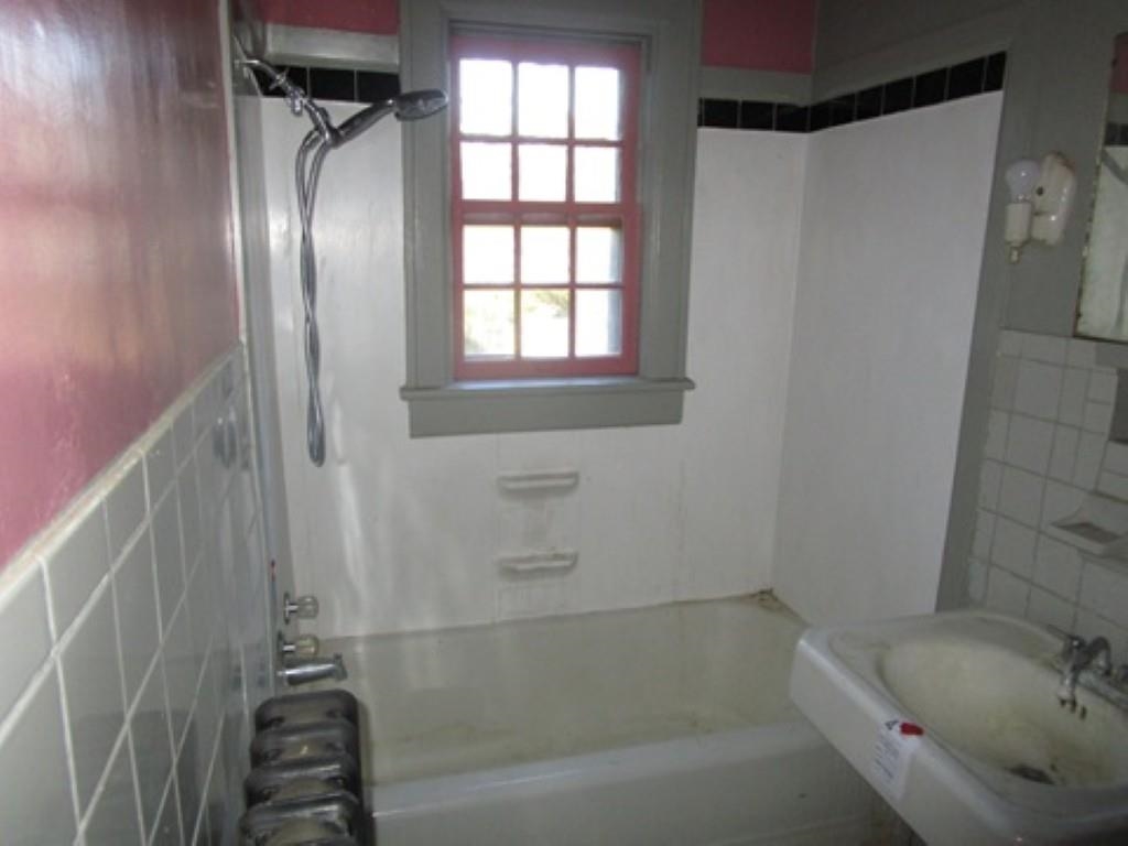 255 BERRY FARM RD, STAUNTON, Virginia 24401, 3 Bedrooms Bedrooms, ,1 BathroomBathrooms,Residential,255 BERRY FARM RD,671233 MLS # 671233