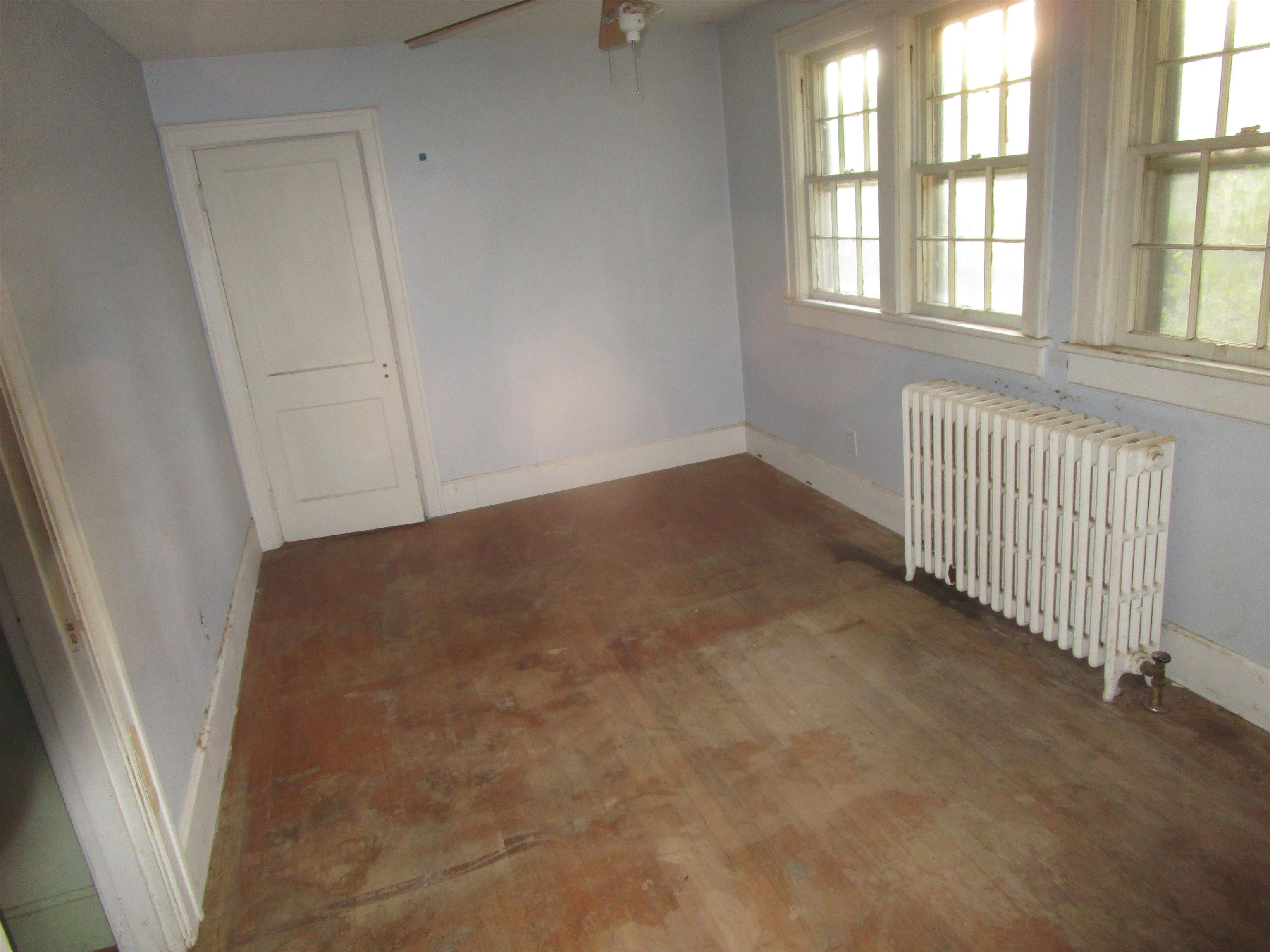 255 BERRY FARM RD, STAUNTON, Virginia 24401, 3 Bedrooms Bedrooms, ,1 BathroomBathrooms,Residential,255 BERRY FARM RD,671233 MLS # 671233