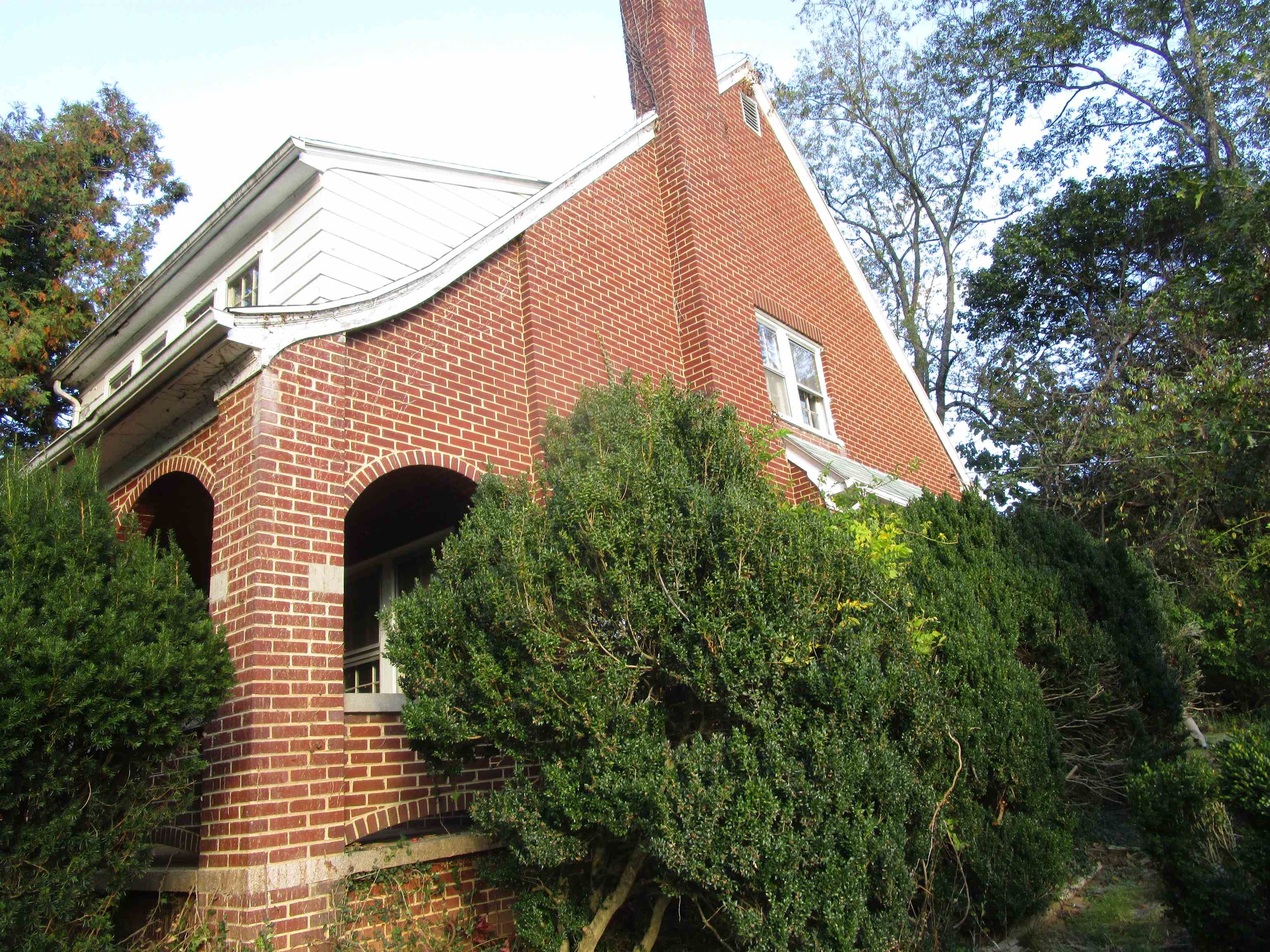 255 BERRY FARM RD, STAUNTON, Virginia 24401, 3 Bedrooms Bedrooms, ,1 BathroomBathrooms,Residential,255 BERRY FARM RD,671233 MLS # 671233