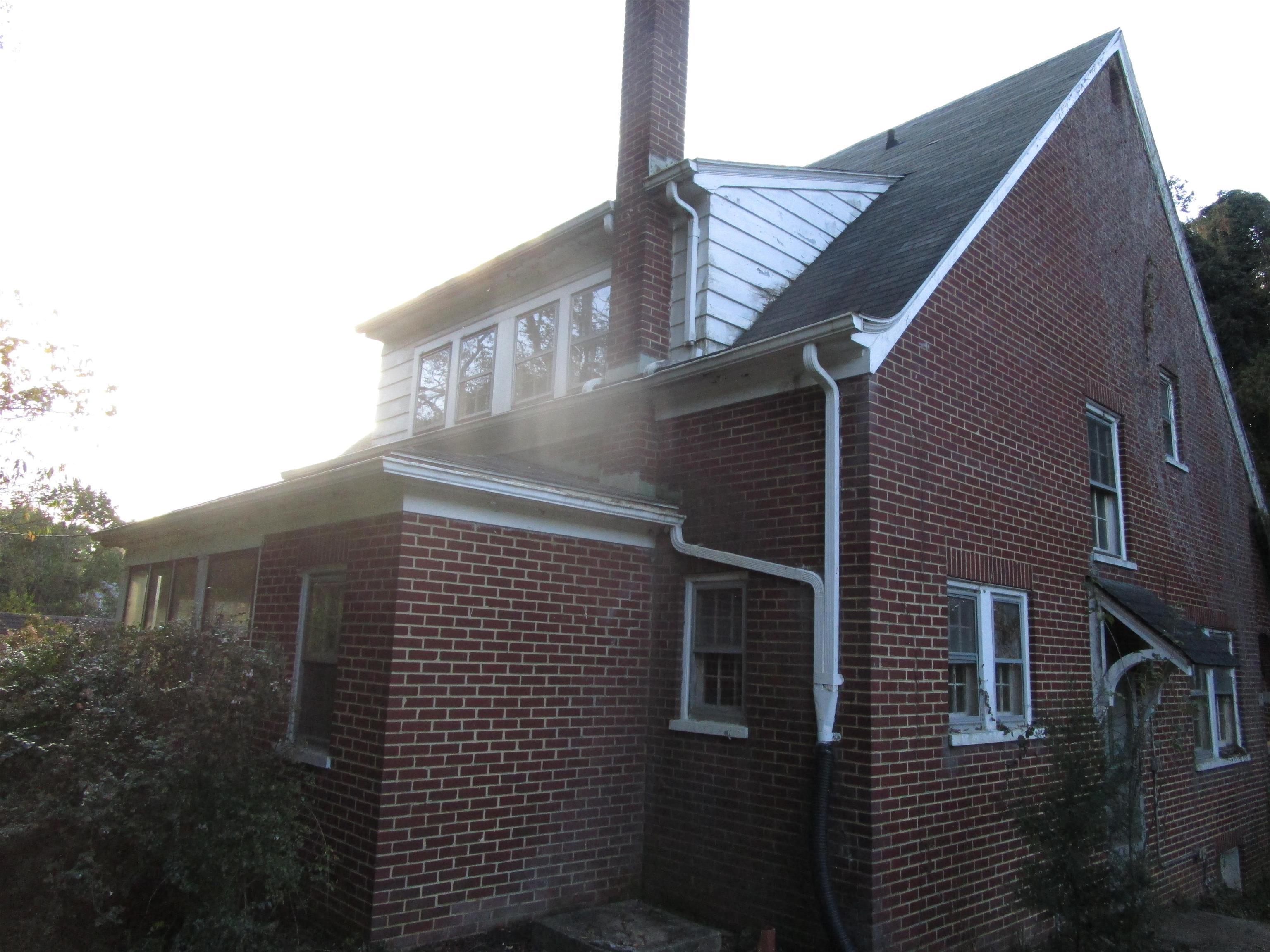 255 BERRY FARM RD, STAUNTON, Virginia 24401, 3 Bedrooms Bedrooms, ,1 BathroomBathrooms,Residential,255 BERRY FARM RD,671233 MLS # 671233