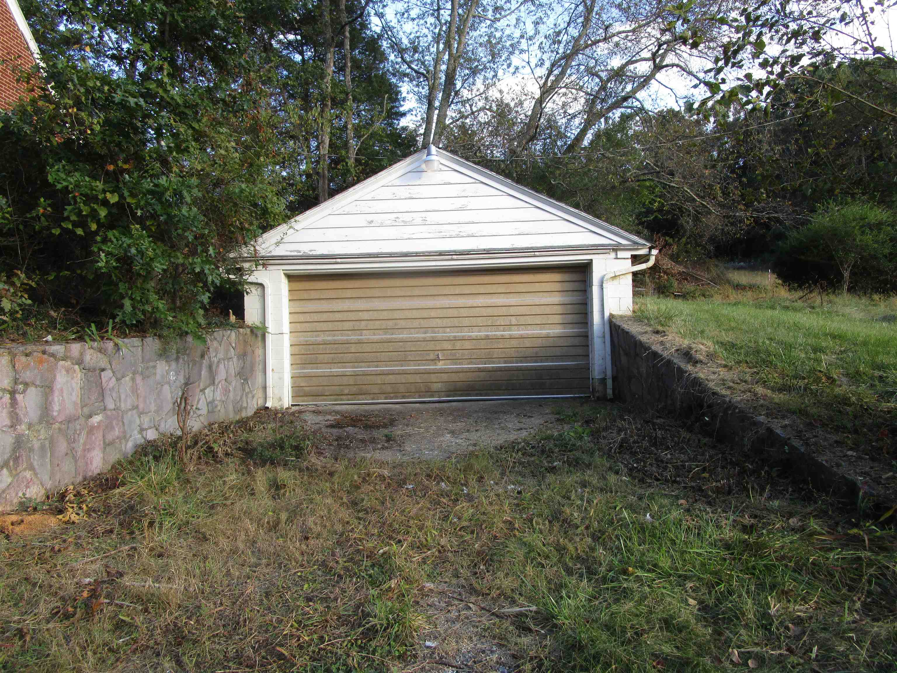 255 BERRY FARM RD, STAUNTON, Virginia 24401, 3 Bedrooms Bedrooms, ,1 BathroomBathrooms,Residential,255 BERRY FARM RD,671233 MLS # 671233