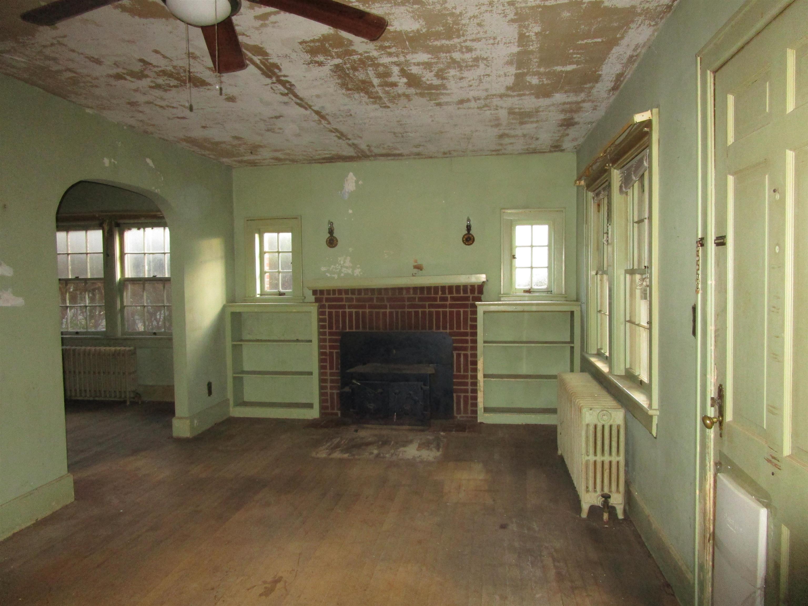 255 BERRY FARM RD, STAUNTON, Virginia 24401, 3 Bedrooms Bedrooms, ,1 BathroomBathrooms,Residential,255 BERRY FARM RD,671233 MLS # 671233