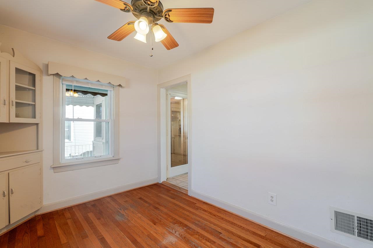 410 E ROCKINGHAM ST, ELKTON, Virginia 22827, 4 Bedrooms Bedrooms, ,2 BathroomsBathrooms,Residential,410 E ROCKINGHAM ST,671238 MLS # 671238