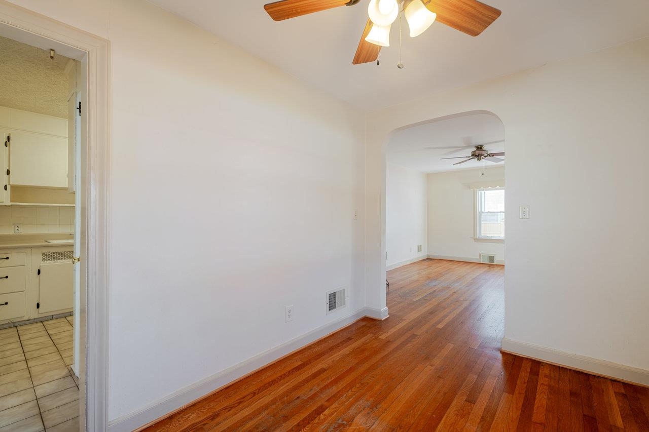 410 E ROCKINGHAM ST, ELKTON, Virginia 22827, 4 Bedrooms Bedrooms, ,2 BathroomsBathrooms,Residential,410 E ROCKINGHAM ST,671238 MLS # 671238