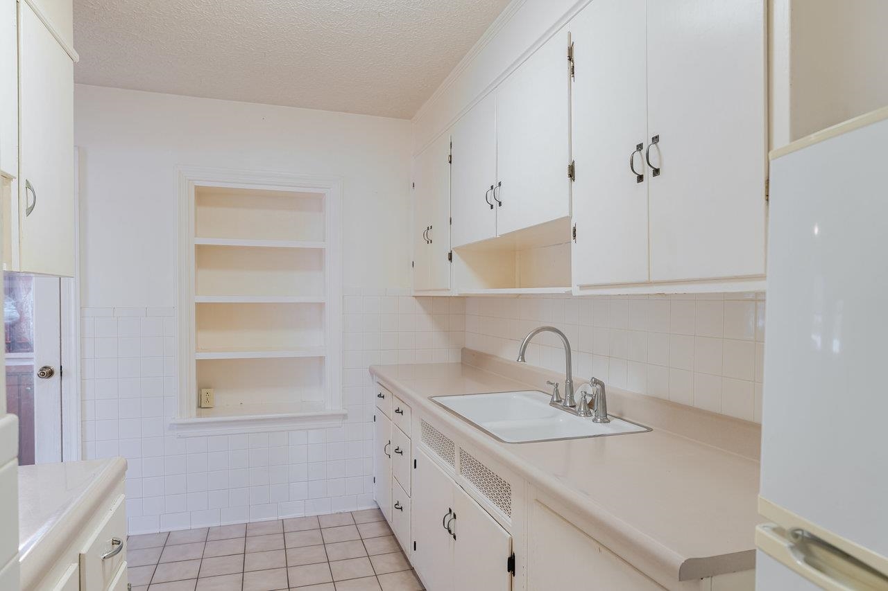 410 E ROCKINGHAM ST, ELKTON, Virginia 22827, 4 Bedrooms Bedrooms, ,2 BathroomsBathrooms,Residential,410 E ROCKINGHAM ST,671238 MLS # 671238