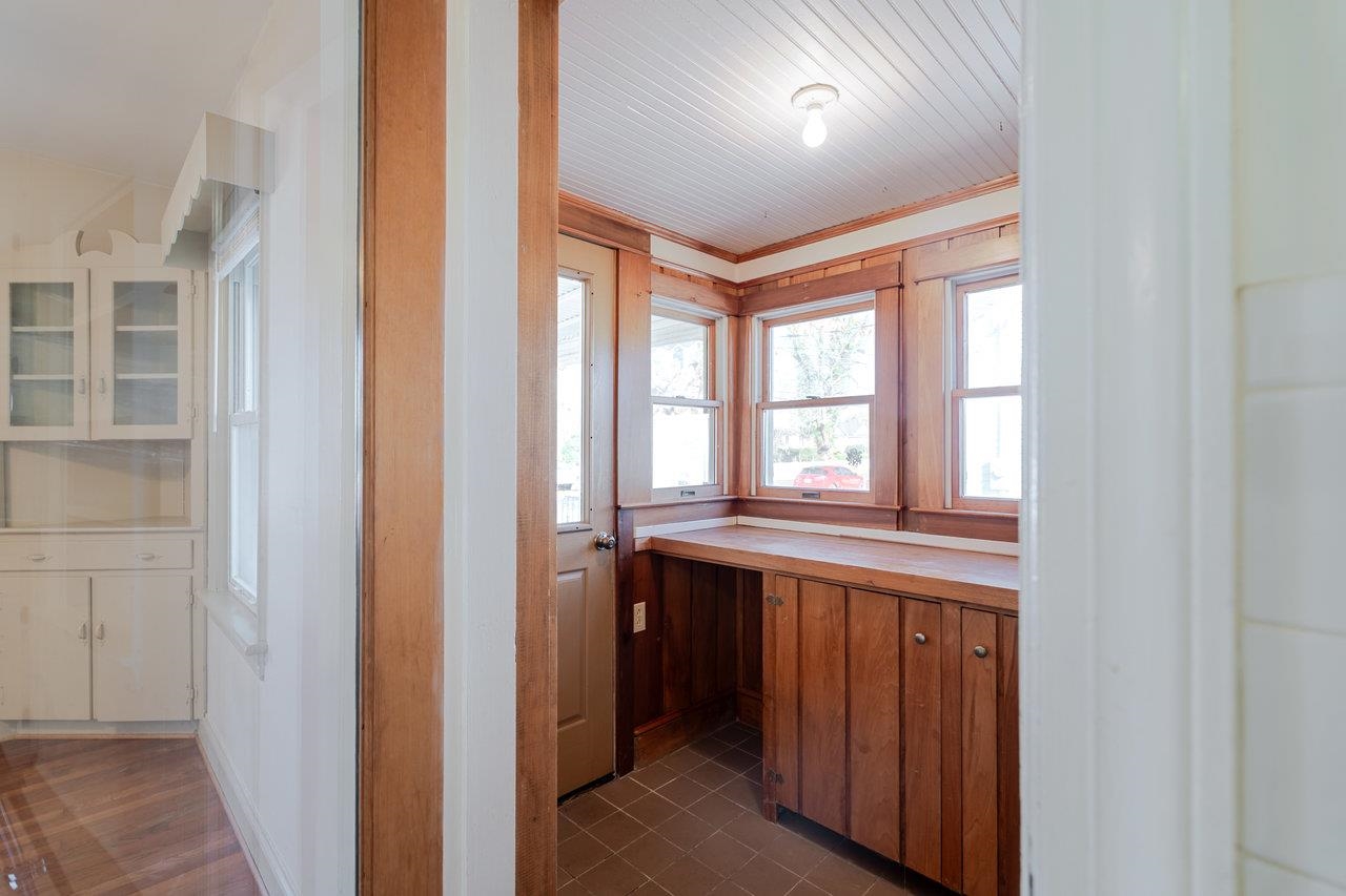 410 E ROCKINGHAM ST, ELKTON, Virginia 22827, 4 Bedrooms Bedrooms, ,2 BathroomsBathrooms,Residential,410 E ROCKINGHAM ST,671238 MLS # 671238