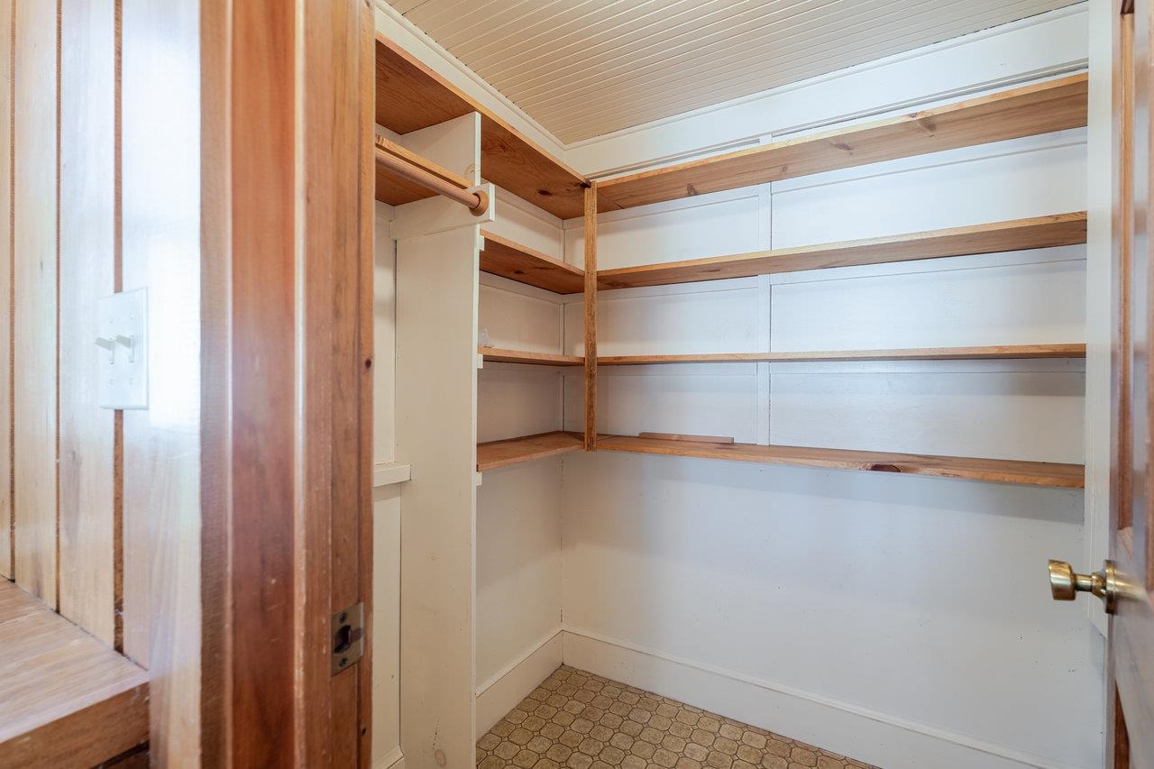 410 E ROCKINGHAM ST, ELKTON, Virginia 22827, 4 Bedrooms Bedrooms, ,2 BathroomsBathrooms,Residential,410 E ROCKINGHAM ST,671238 MLS # 671238