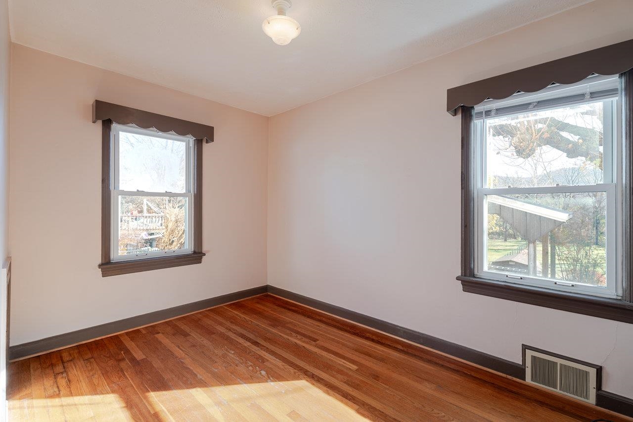 410 E ROCKINGHAM ST, ELKTON, Virginia 22827, 4 Bedrooms Bedrooms, ,2 BathroomsBathrooms,Residential,410 E ROCKINGHAM ST,671238 MLS # 671238