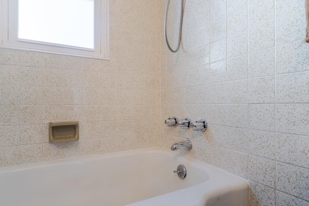 410 E ROCKINGHAM ST, ELKTON, Virginia 22827, 4 Bedrooms Bedrooms, ,2 BathroomsBathrooms,Residential,410 E ROCKINGHAM ST,671238 MLS # 671238