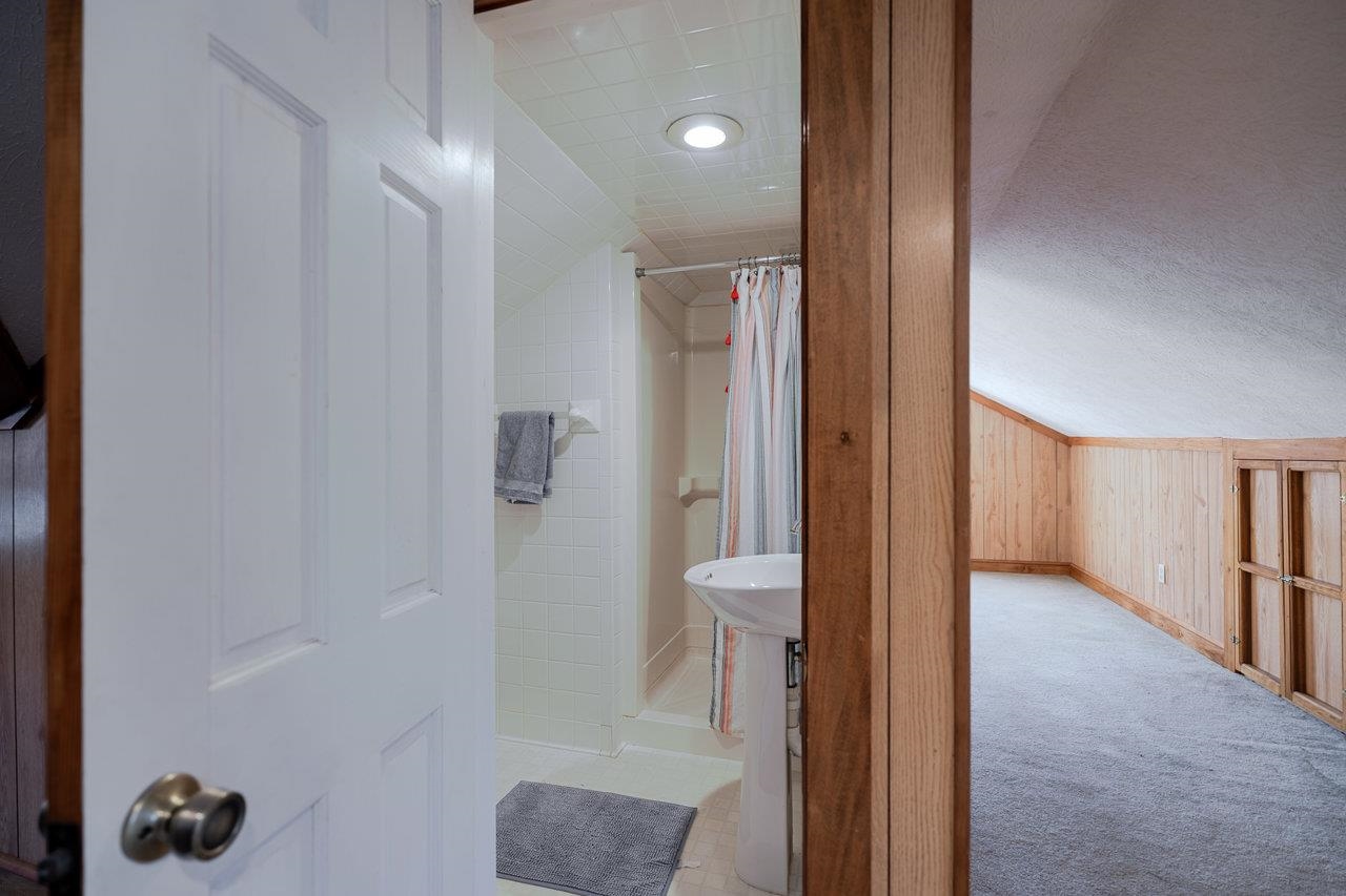 410 E ROCKINGHAM ST, ELKTON, Virginia 22827, 4 Bedrooms Bedrooms, ,2 BathroomsBathrooms,Residential,410 E ROCKINGHAM ST,671238 MLS # 671238