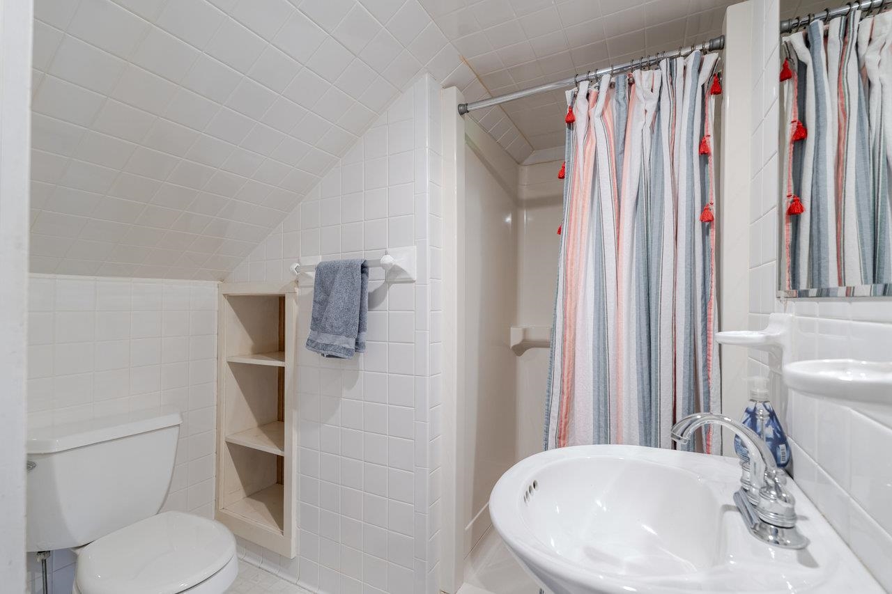 410 E ROCKINGHAM ST, ELKTON, Virginia 22827, 4 Bedrooms Bedrooms, ,2 BathroomsBathrooms,Residential,410 E ROCKINGHAM ST,671238 MLS # 671238