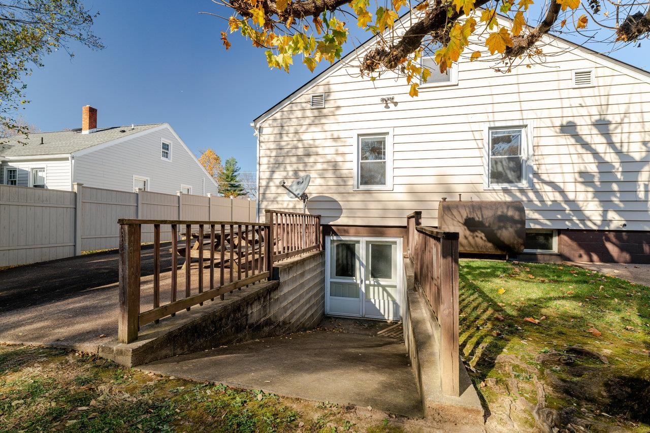 410 E ROCKINGHAM ST, ELKTON, Virginia 22827, 4 Bedrooms Bedrooms, ,2 BathroomsBathrooms,Residential,410 E ROCKINGHAM ST,671238 MLS # 671238