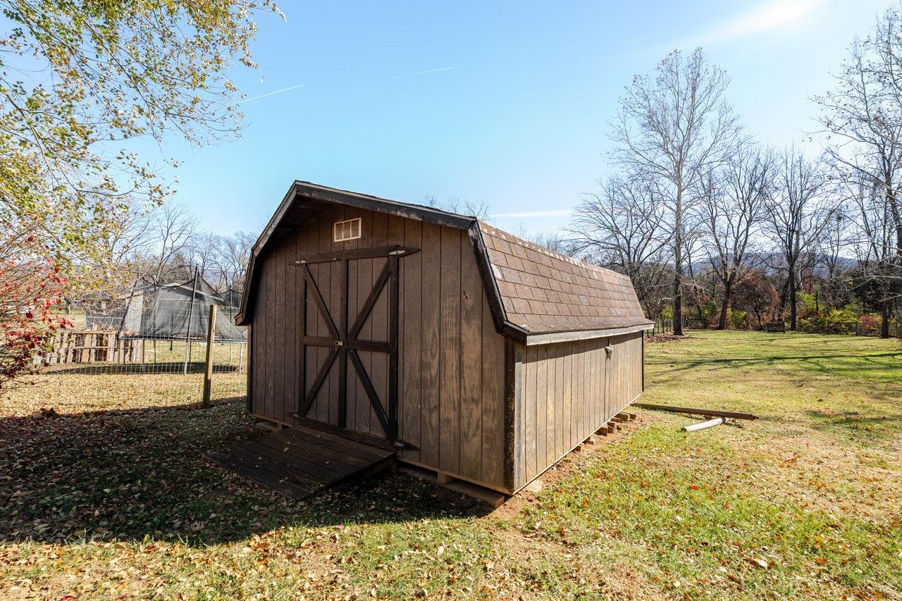 410 E ROCKINGHAM ST, ELKTON, Virginia 22827, 4 Bedrooms Bedrooms, ,2 BathroomsBathrooms,Residential,410 E ROCKINGHAM ST,671238 MLS # 671238