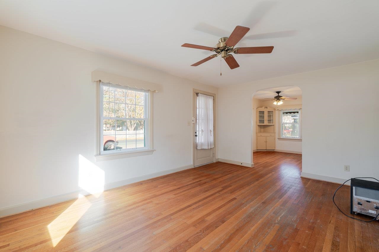 410 E ROCKINGHAM ST, ELKTON, Virginia 22827, 4 Bedrooms Bedrooms, ,2 BathroomsBathrooms,Residential,410 E ROCKINGHAM ST,671238 MLS # 671238