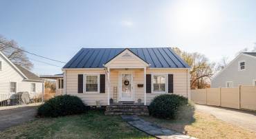 410 E ROCKINGHAM ST, ELKTON, Virginia 22827, 4 Bedrooms Bedrooms, ,2 BathroomsBathrooms,Residential,410 E ROCKINGHAM ST,671238 MLS # 671238