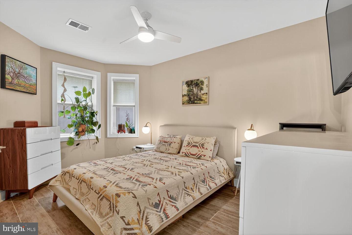 1014 10TH ST NE #1, WASHINGTON, District Of Columbia 20002, 2 Bedrooms Bedrooms, ,2 BathroomsBathrooms,Residential,For sale,1014 10TH ST NE #1,DCDC2225002 MLS # DCDC2225002