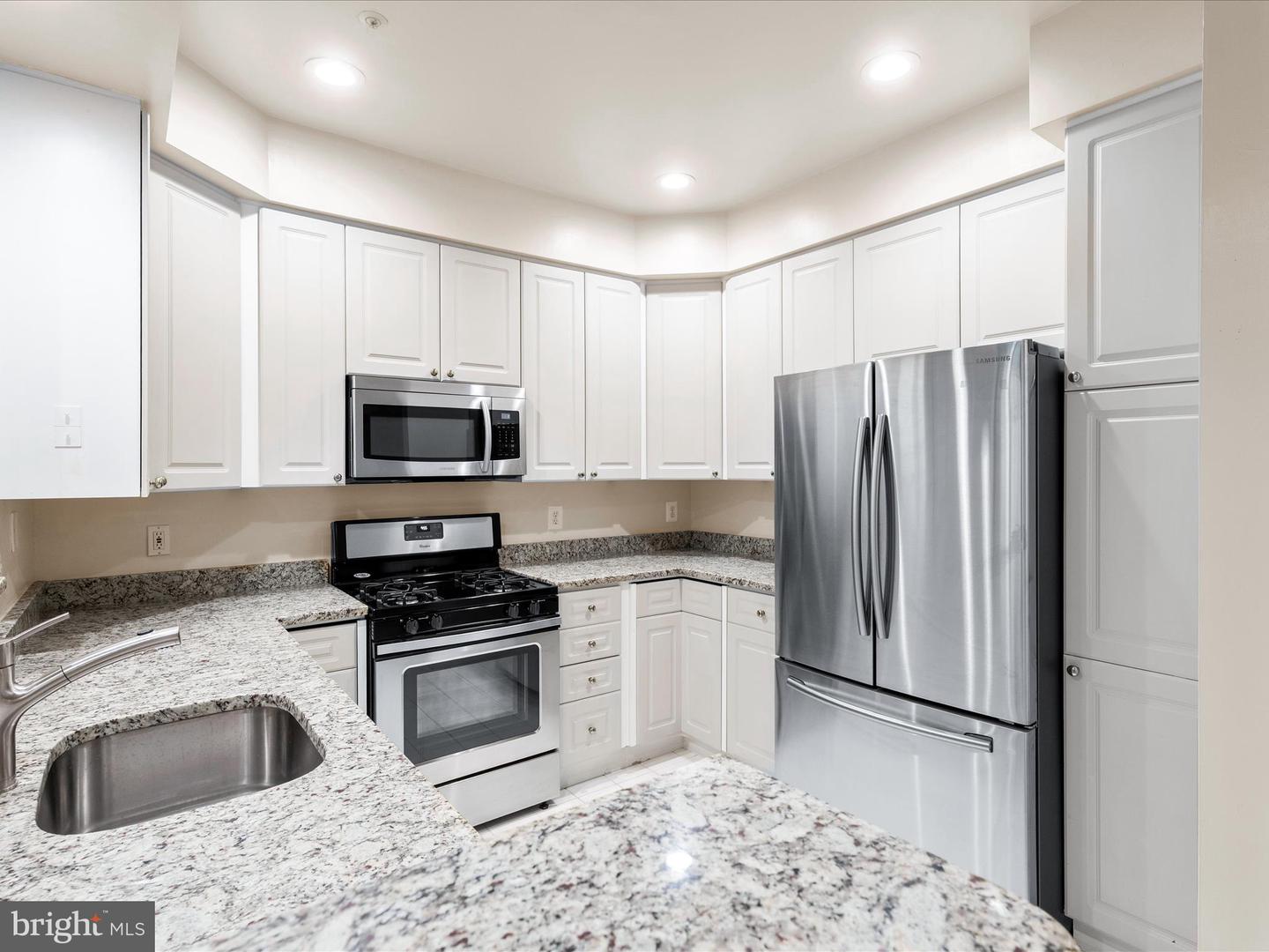 7708-B HAYNES POINT WAY #9B, ALEXANDRIA, Virginia 22315, 2 Bedrooms Bedrooms, ,2 BathroomsBathrooms,Residential,For sale,7708-B HAYNES POINT WAY #9B,VAFX2273340 MLS # VAFX2273340