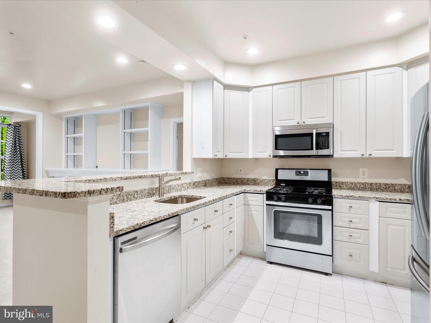 7708-B HAYNES POINT WAY #9B, ALEXANDRIA, Virginia 22315, 2 Bedrooms Bedrooms, ,2 BathroomsBathrooms,Residential,For sale,7708-B HAYNES POINT WAY #9B,VAFX2273340 MLS # VAFX2273340