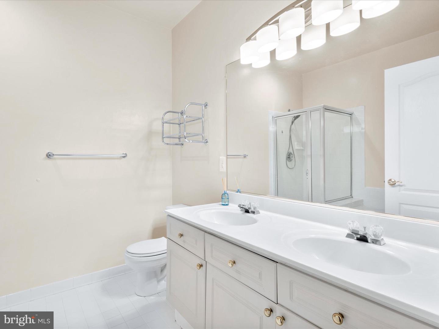 7708-B HAYNES POINT WAY #9B, ALEXANDRIA, Virginia 22315, 2 Bedrooms Bedrooms, ,2 BathroomsBathrooms,Residential,For sale,7708-B HAYNES POINT WAY #9B,VAFX2273340 MLS # VAFX2273340