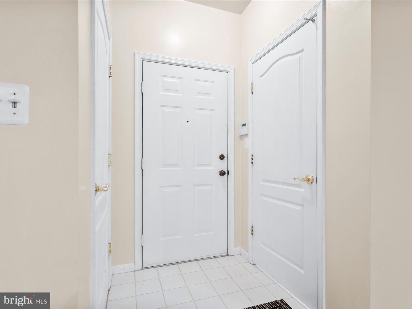 7708-B HAYNES POINT WAY #9B, ALEXANDRIA, Virginia 22315, 2 Bedrooms Bedrooms, ,2 BathroomsBathrooms,Residential,For sale,7708-B HAYNES POINT WAY #9B,VAFX2273340 MLS # VAFX2273340