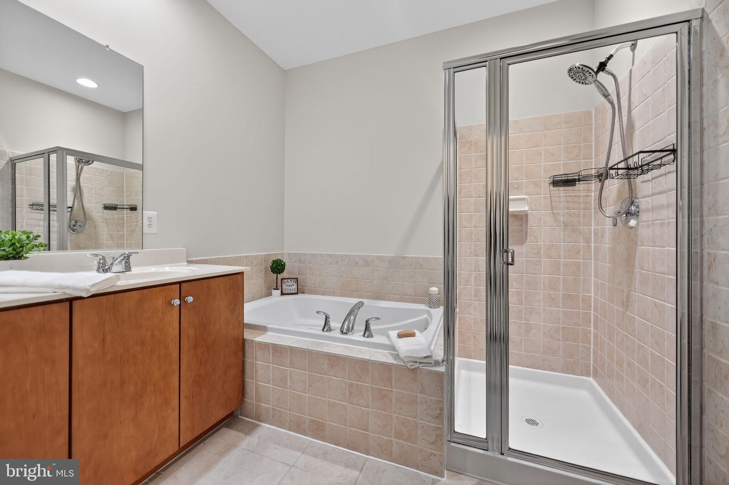 8015 CRESCENT PARK DR, GAINESVILLE, Virginia 20155, 3 Bedrooms Bedrooms, ,2 BathroomsBathrooms,Residential,For sale,8015 CRESCENT PARK DR,VAPW2105812 MLS # VAPW2105812 8015 CRESCENT PARK DR, GAINESVILLE, Virginia 20155, 3 Bedrooms Bedrooms, ,2 BathroomsBathrooms,Residential,For sale,8015 CRESCENT PARK DR,VAPW2105812 MLS # VAPW2105812