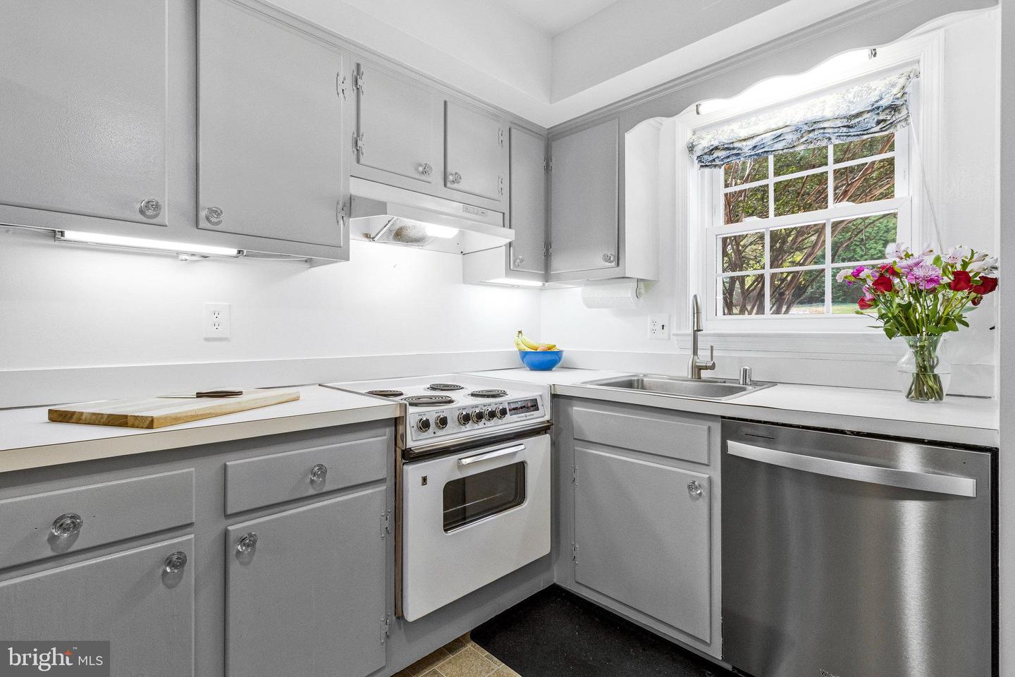 6513 ORONO CT, SPRINGFIELD, Virginia 22152, 2 Bedrooms Bedrooms, ,2 BathroomsBathrooms,Residential,For sale,6513 ORONO CT,VAFX2275482 MLS # VAFX2275482