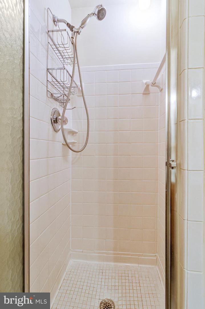 6513 ORONO CT, SPRINGFIELD, Virginia 22152, 2 Bedrooms Bedrooms, ,2 BathroomsBathrooms,Residential,For sale,6513 ORONO CT,VAFX2275482 MLS # VAFX2275482