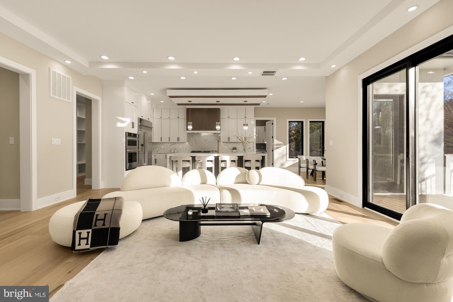 6935 SOUTHRIDGE DR, MCLEAN, Virginia 22101, 6 Bedrooms Bedrooms, ,6 BathroomsBathrooms,Residential,For sale,6935 SOUTHRIDGE DR,VAFX2277076 MLS # VAFX2277076