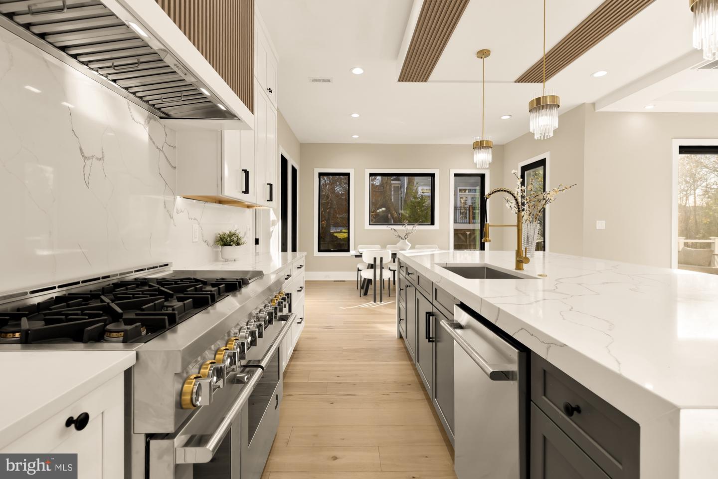 6935 SOUTHRIDGE DR, MCLEAN, Virginia 22101, 6 Bedrooms Bedrooms, ,6 BathroomsBathrooms,Residential,For sale,6935 SOUTHRIDGE DR,VAFX2277076 MLS # VAFX2277076