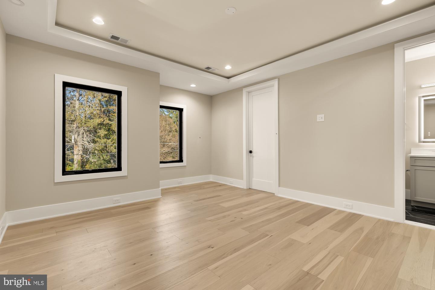 6935 SOUTHRIDGE DR, MCLEAN, Virginia 22101, 6 Bedrooms Bedrooms, ,6 BathroomsBathrooms,Residential,For sale,6935 SOUTHRIDGE DR,VAFX2277076 MLS # VAFX2277076