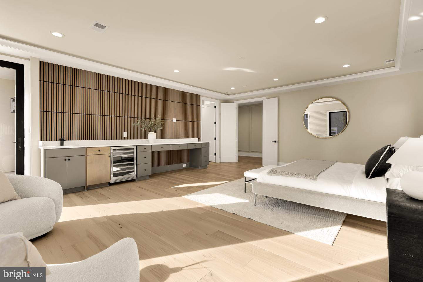 6935 SOUTHRIDGE DR, MCLEAN, Virginia 22101, 6 Bedrooms Bedrooms, ,6 BathroomsBathrooms,Residential,For sale,6935 SOUTHRIDGE DR,VAFX2277076 MLS # VAFX2277076