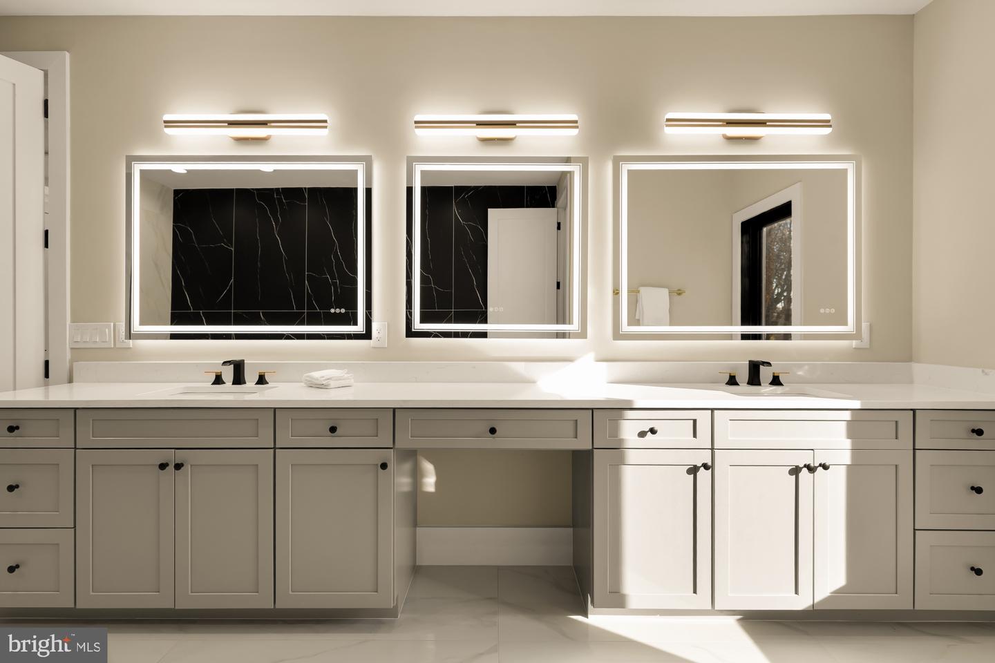 6935 SOUTHRIDGE DR, MCLEAN, Virginia 22101, 6 Bedrooms Bedrooms, ,6 BathroomsBathrooms,Residential,For sale,6935 SOUTHRIDGE DR,VAFX2277076 MLS # VAFX2277076