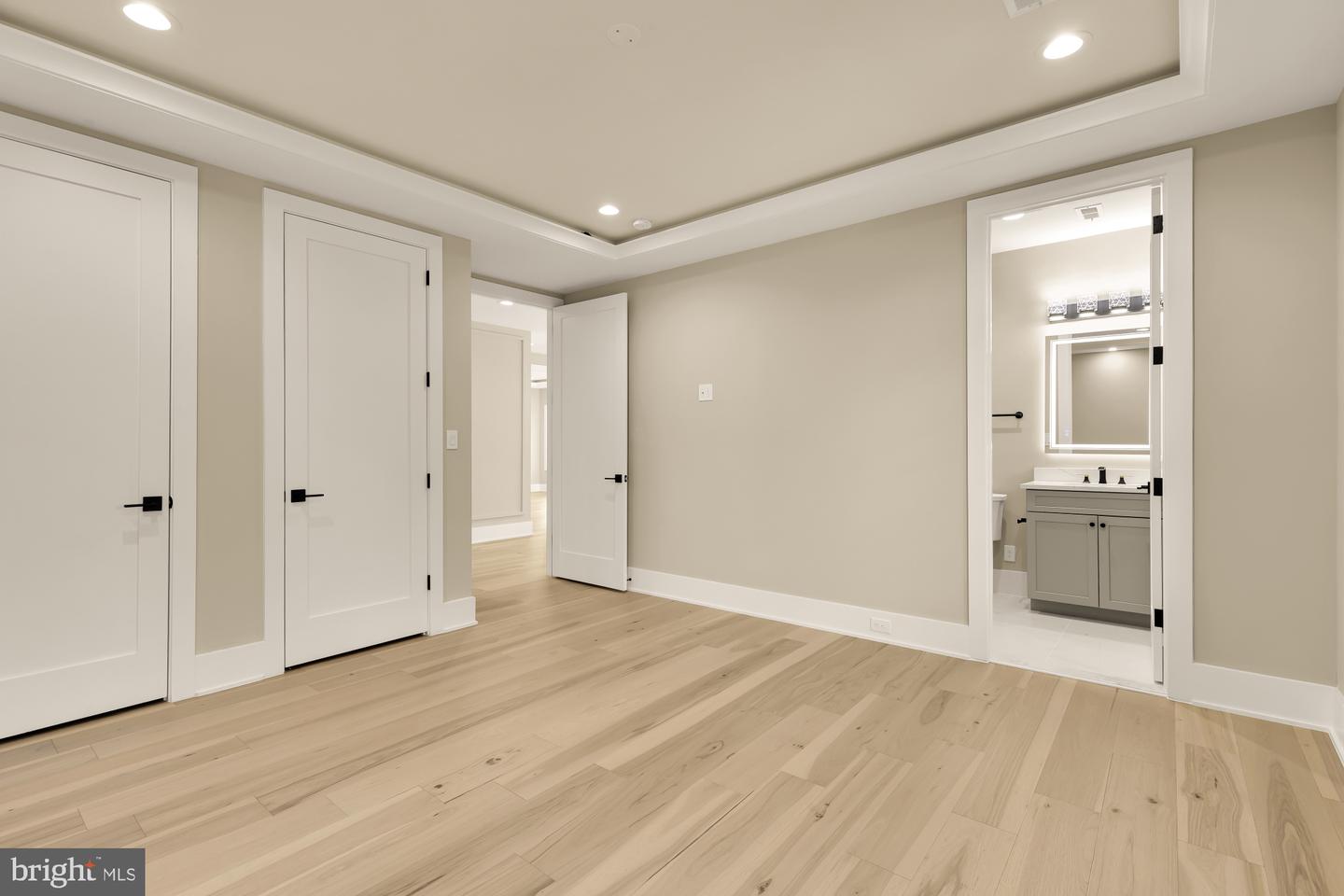 6935 SOUTHRIDGE DR, MCLEAN, Virginia 22101, 6 Bedrooms Bedrooms, ,6 BathroomsBathrooms,Residential,For sale,6935 SOUTHRIDGE DR,VAFX2277076 MLS # VAFX2277076