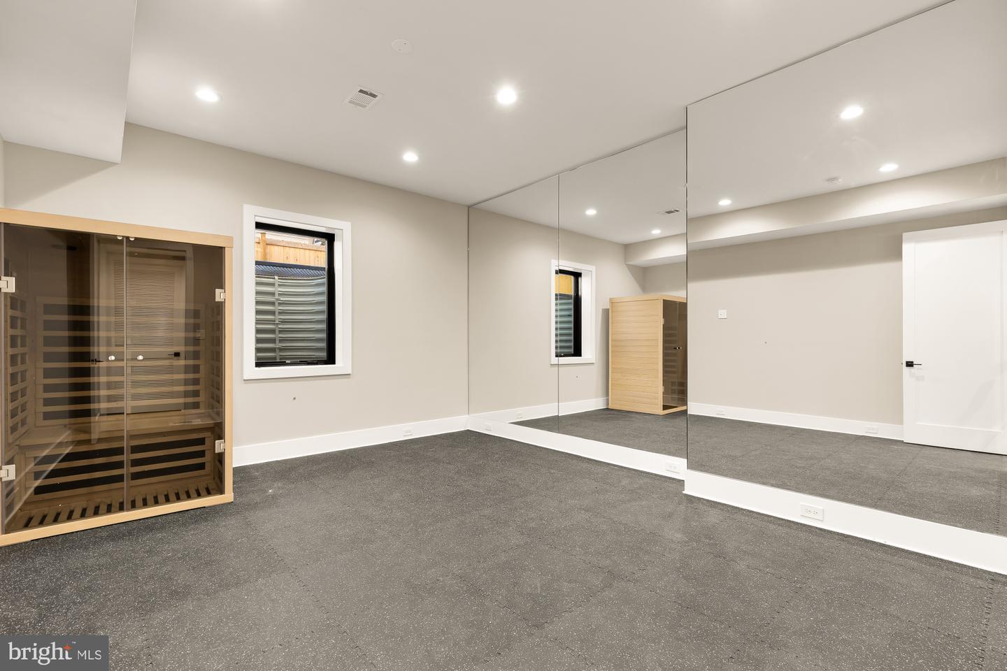 6935 SOUTHRIDGE DR, MCLEAN, Virginia 22101, 6 Bedrooms Bedrooms, ,6 BathroomsBathrooms,Residential,For sale,6935 SOUTHRIDGE DR,VAFX2277076 MLS # VAFX2277076