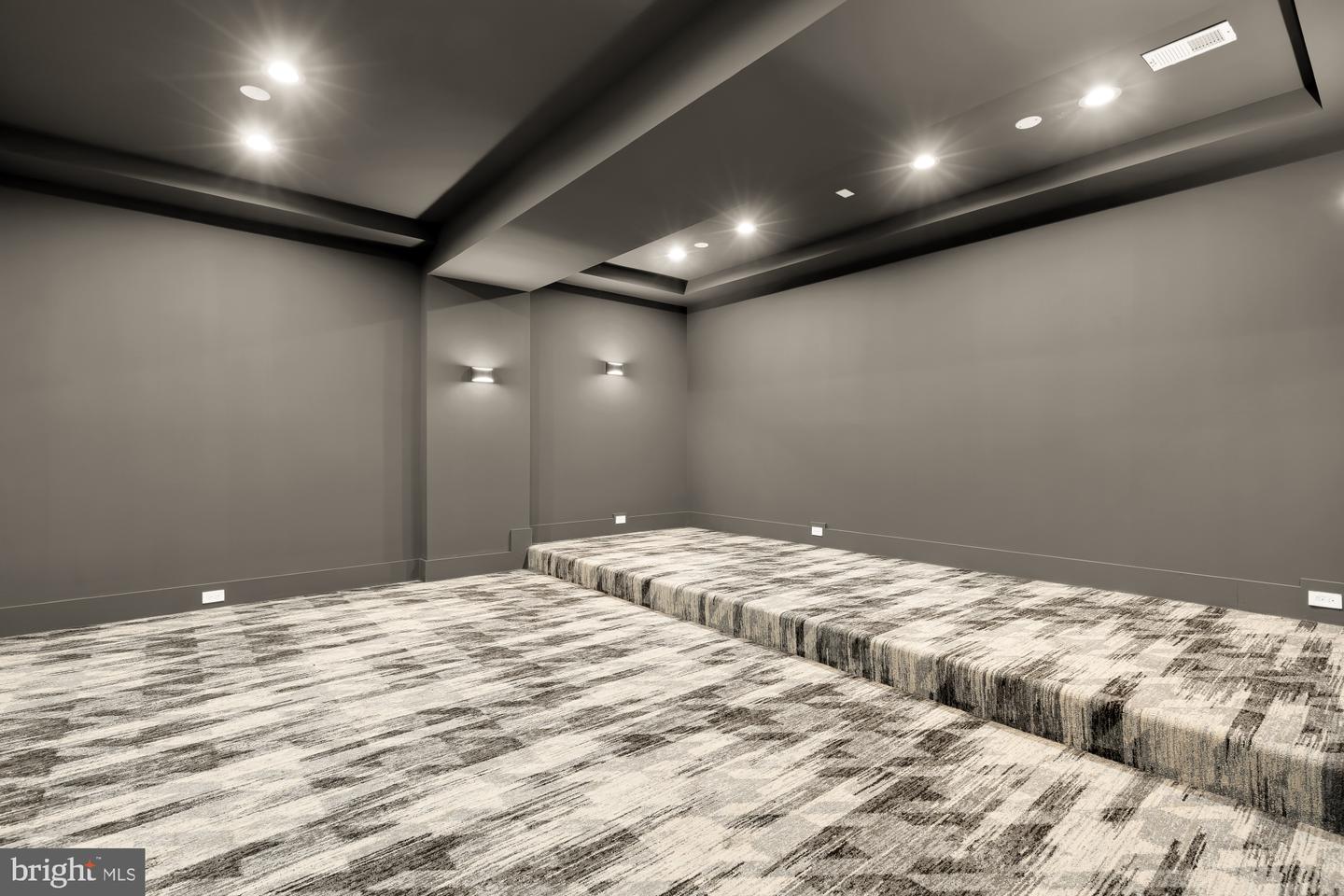 6935 SOUTHRIDGE DR, MCLEAN, Virginia 22101, 6 Bedrooms Bedrooms, ,6 BathroomsBathrooms,Residential,For sale,6935 SOUTHRIDGE DR,VAFX2277076 MLS # VAFX2277076