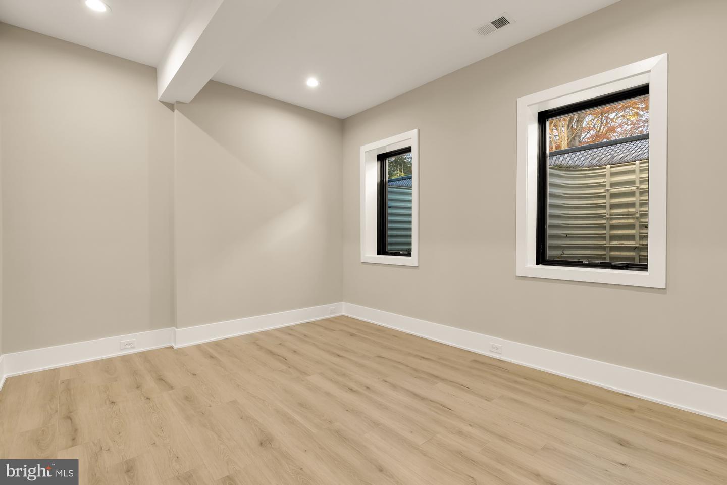 6935 SOUTHRIDGE DR, MCLEAN, Virginia 22101, 6 Bedrooms Bedrooms, ,6 BathroomsBathrooms,Residential,For sale,6935 SOUTHRIDGE DR,VAFX2277076 MLS # VAFX2277076