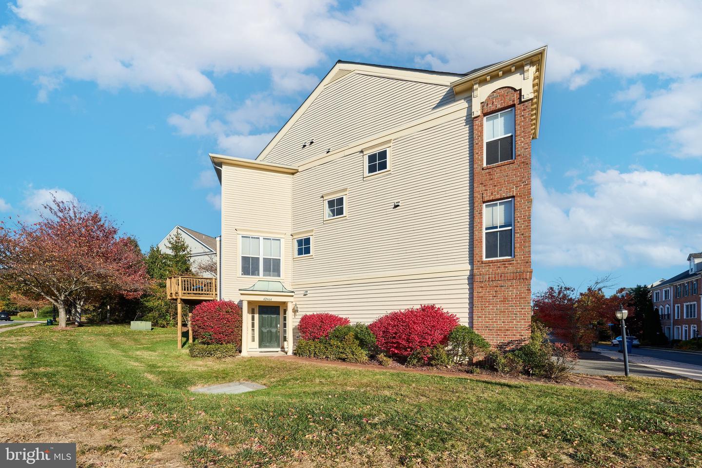 42464 REGAL WOOD DR, BRAMBLETON, Virginia 20148, 4 Bedrooms Bedrooms, ,3 BathroomsBathrooms,Residential,For sale,42464 REGAL WOOD DR,VALO2110376 MLS # VALO2110376