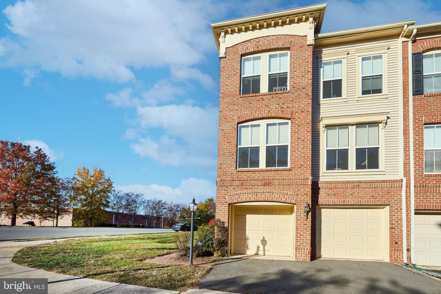 42464 REGAL WOOD DR, BRAMBLETON, Virginia 20148, 4 Bedrooms Bedrooms, ,3 BathroomsBathrooms,Residential,For sale,42464 REGAL WOOD DR,VALO2110376 MLS # VALO2110376