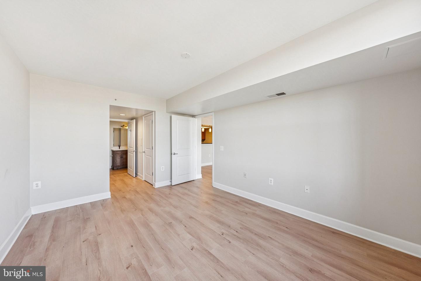 11800 SUNSET HILLS RD #1125, RESTON, Virginia 20190, 1 Bedroom Bedrooms, ,1 BathroomBathrooms,Residential,For sale,11800 SUNSET HILLS RD #1125,VAFX2278042 MLS # VAFX2278042