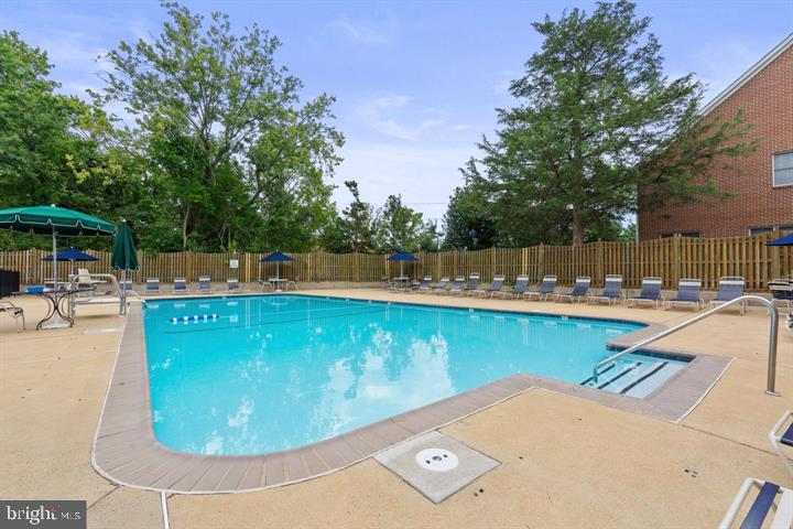 212 PARK TERRACE CT SE #72, VIENNA, Virginia 22180, 2 Bedrooms Bedrooms, ,1 BathroomBathrooms,Residential,For sale,212 PARK TERRACE CT SE #72,VAFX2278362 MLS # VAFX2278362