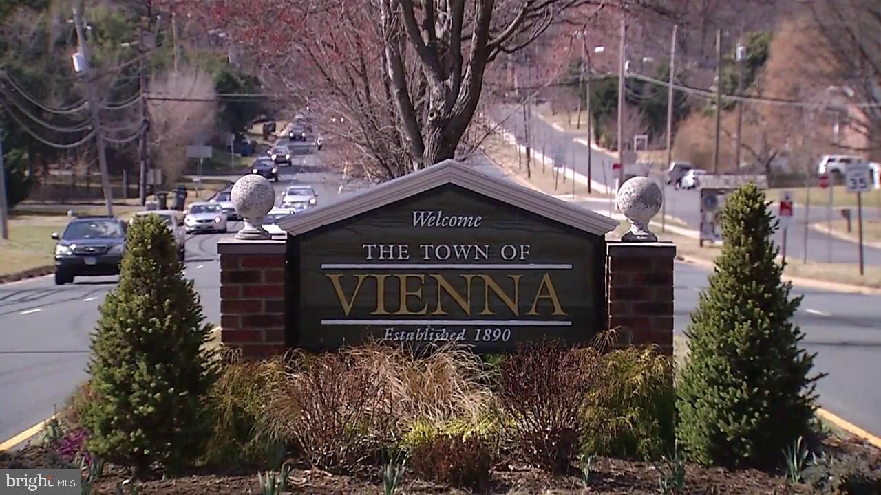 212 PARK TERRACE CT SE #72, VIENNA, Virginia 22180, 2 Bedrooms Bedrooms, ,1 BathroomBathrooms,Residential,For sale,212 PARK TERRACE CT SE #72,VAFX2278362 MLS # VAFX2278362