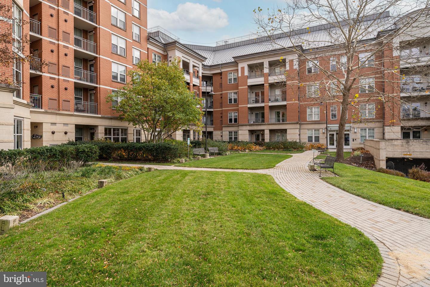 11770 SUNRISE VALLEY DR #321, RESTON, Virginia 20191, 2 Bedrooms Bedrooms, ,2 BathroomsBathrooms,Residential,For sale,11770 SUNRISE VALLEY DR #321,VAFX2278456 MLS # VAFX2278456