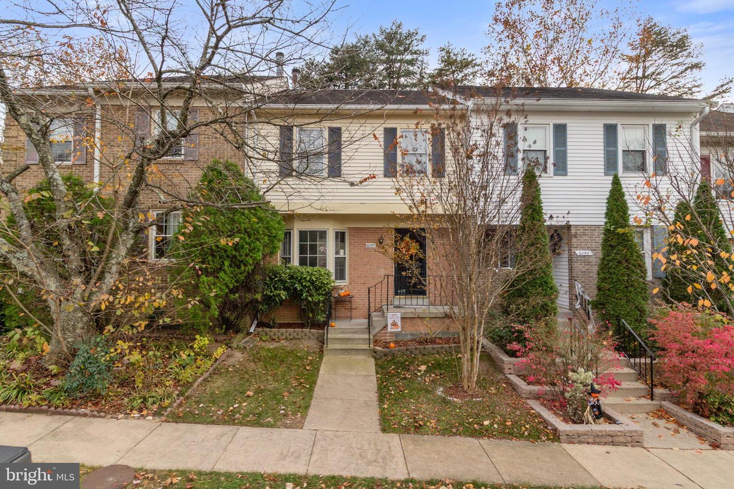 6057 CROWN ROYAL CIR, ALEXANDRIA, Virginia 22310, 3 Bedrooms Bedrooms, ,3 BathroomsBathrooms,Residential,For sale,6057 CROWN ROYAL CIR,VAFX2278482 MLS # VAFX2278482