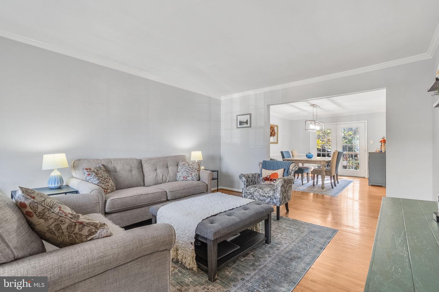 6057 CROWN ROYAL CIR, ALEXANDRIA, Virginia 22310, 3 Bedrooms Bedrooms, ,3 BathroomsBathrooms,Residential,For sale,6057 CROWN ROYAL CIR,VAFX2278482 MLS # VAFX2278482