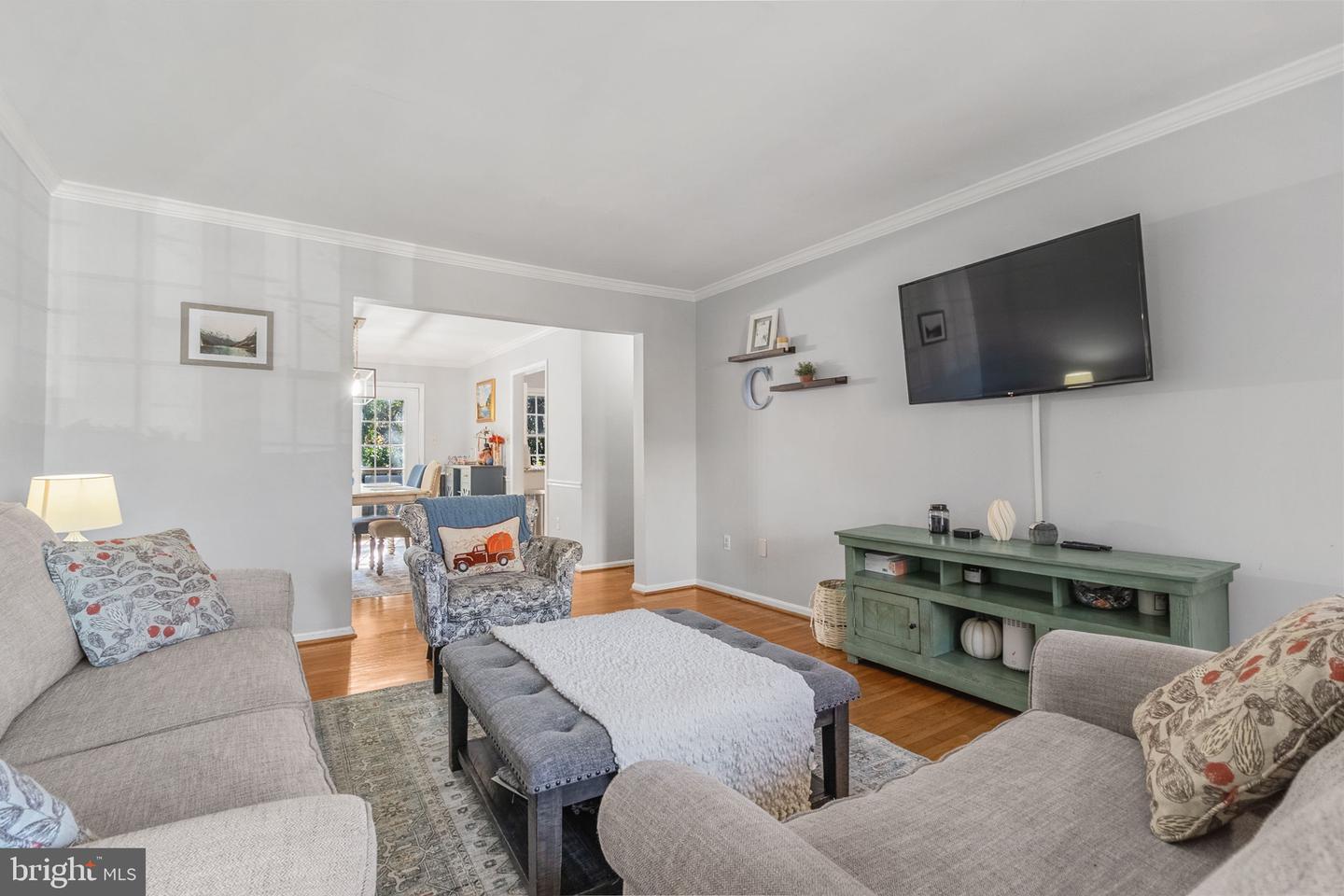 6057 CROWN ROYAL CIR, ALEXANDRIA, Virginia 22310, 3 Bedrooms Bedrooms, ,3 BathroomsBathrooms,Residential,For sale,6057 CROWN ROYAL CIR,VAFX2278482 MLS # VAFX2278482