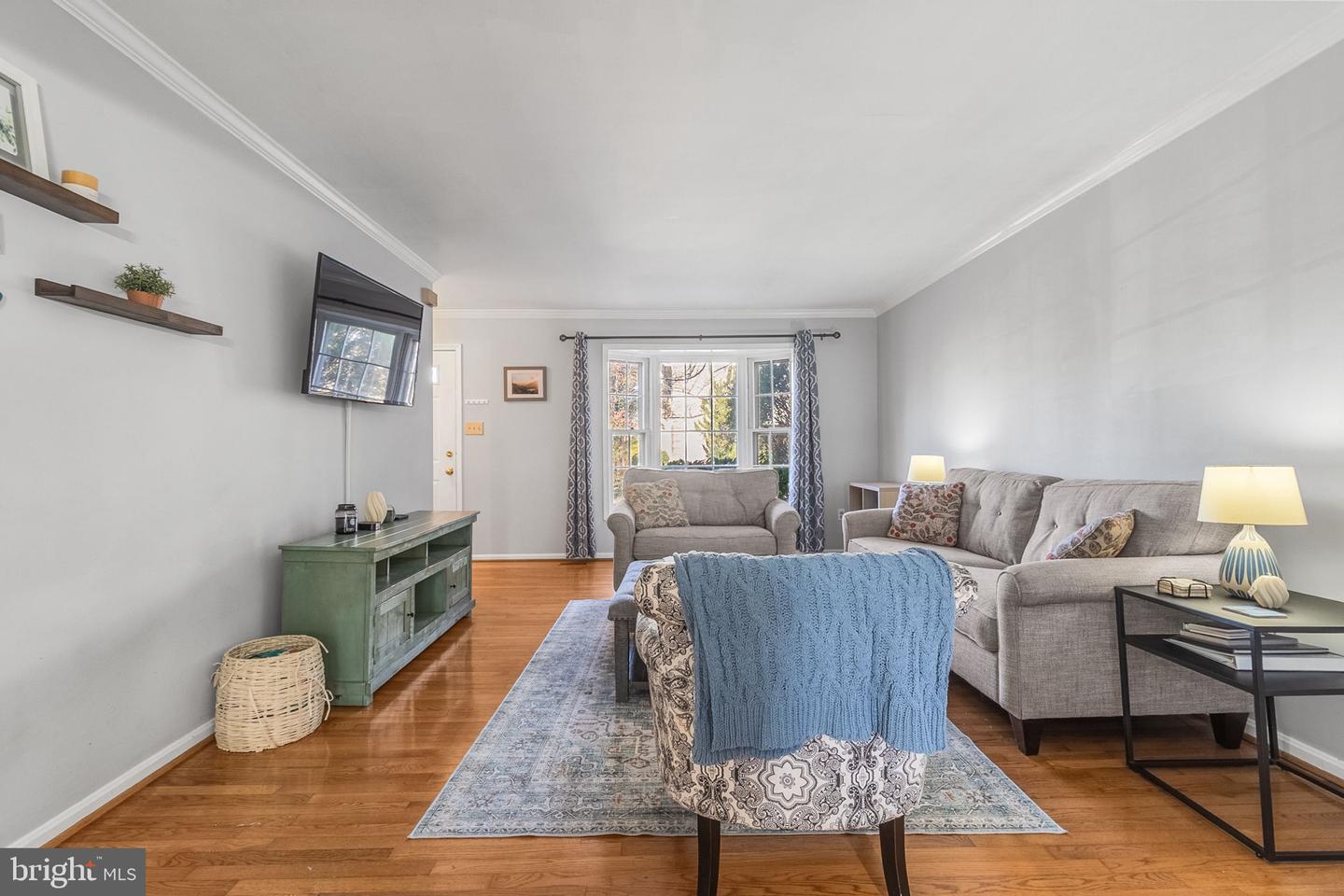 6057 CROWN ROYAL CIR, ALEXANDRIA, Virginia 22310, 3 Bedrooms Bedrooms, ,3 BathroomsBathrooms,Residential,For sale,6057 CROWN ROYAL CIR,VAFX2278482 MLS # VAFX2278482