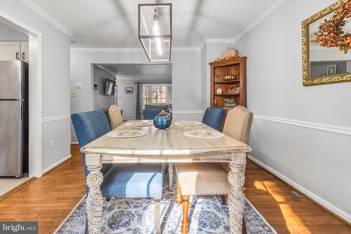 6057 CROWN ROYAL CIR, ALEXANDRIA, Virginia 22310, 3 Bedrooms Bedrooms, ,3 BathroomsBathrooms,Residential,For sale,6057 CROWN ROYAL CIR,VAFX2278482 MLS # VAFX2278482